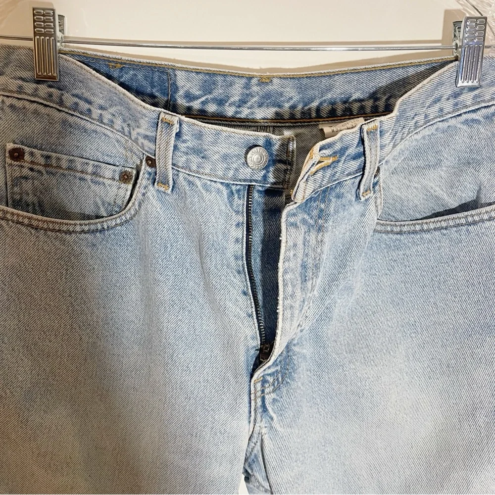 Levi’s Light Wash Denim Jeans